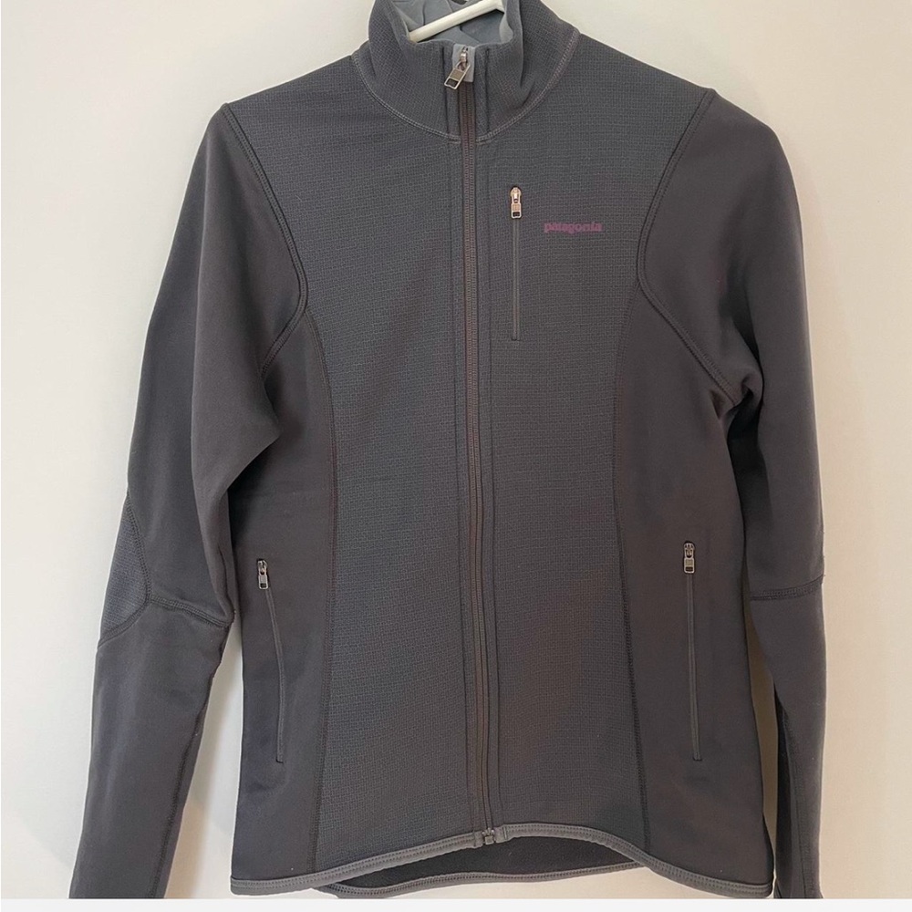 Grey Patagonia fleece full zip jacket